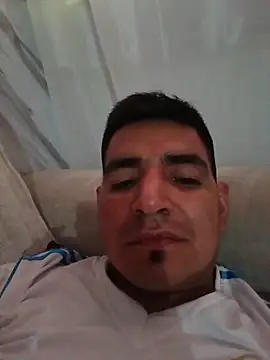 Snapshot of latino17 chatting on 02.24.26 latino17 online show from 02.24.26