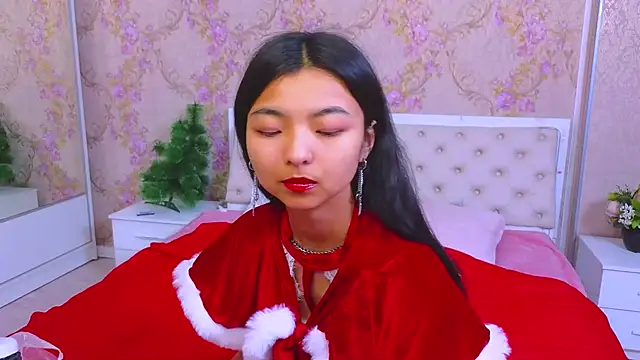 Shy Kira online show from 12.19.24