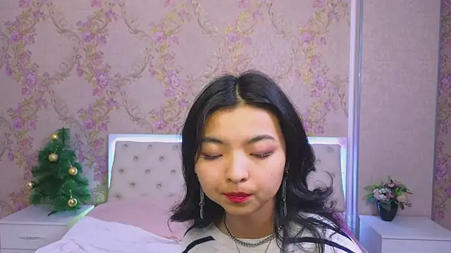 Shy Kira online show from 01.07.25