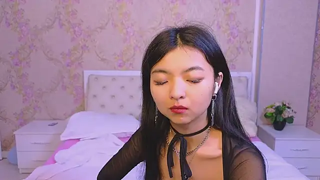 Shy Kira online show from 02.03.25