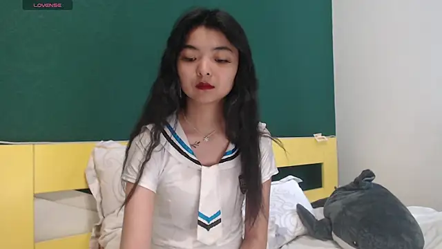 Shy Kira online show from 06.04.26