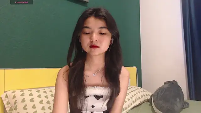 Snapshot of Shy_Kira chatting on 06.08.26 Shy Kira online show from 06.08.26