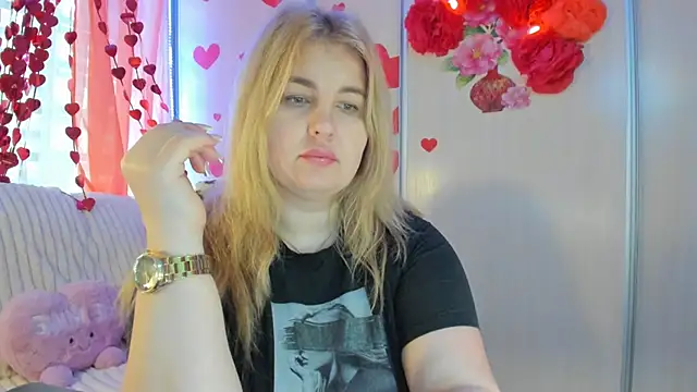 CoraSwon online show from 02.25.25