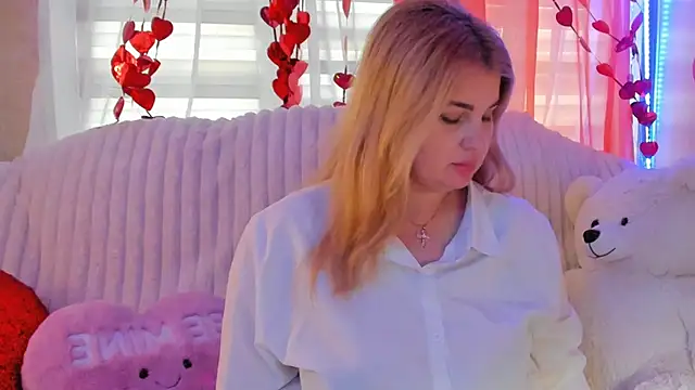 CoraSwon online show from 02.27.25