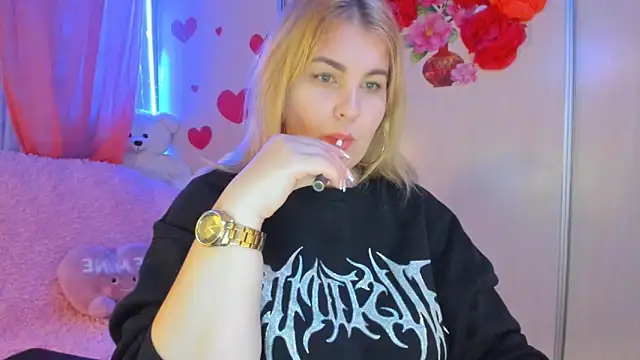 CoraSwon online show from 02.28.25