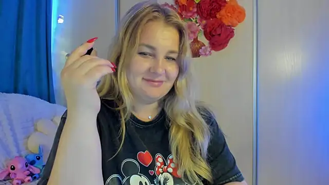 CoraSwon online show from 09.24.25