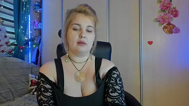 CoraSwon online show from 01.08.26