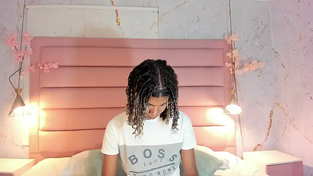 Snapshot of Maxim-Walker chatting on 09.15.25 Maxim-Walker online show from 09.15.25