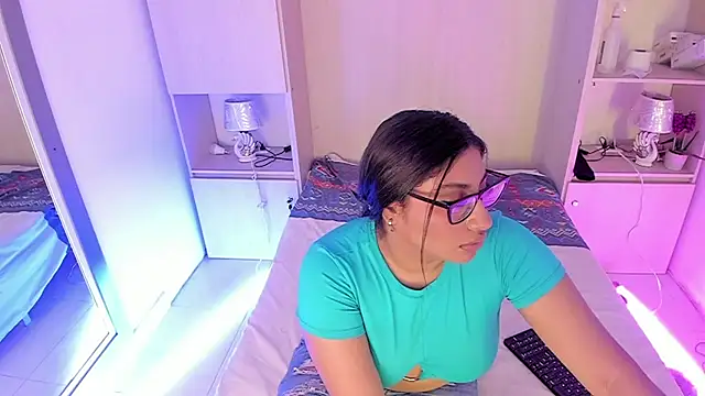 Snapshot of CANDYGABYY chatting on 03.03.26 CANDYGABYY online show from 03.03.26