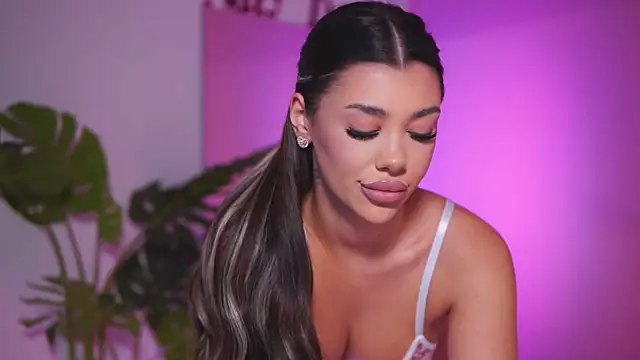 NatyDesiree online show from 03.03.25