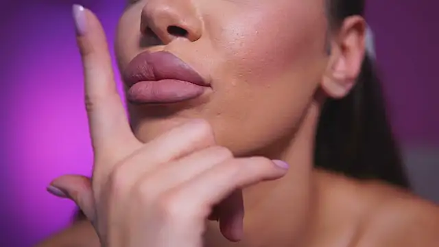 NatyDesiree online show from 03.08.25