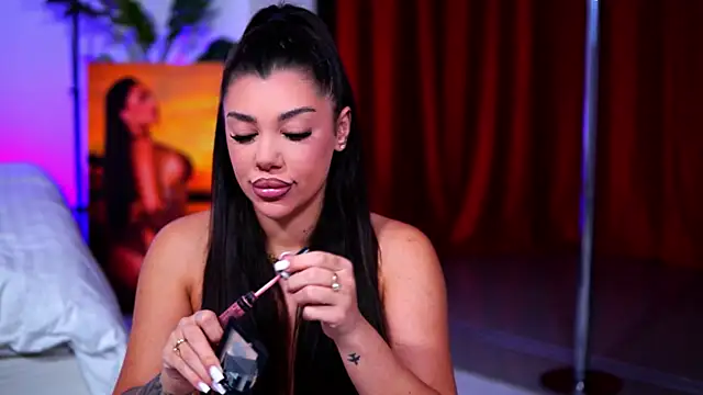 NatyDesiree online show from 11.14.25