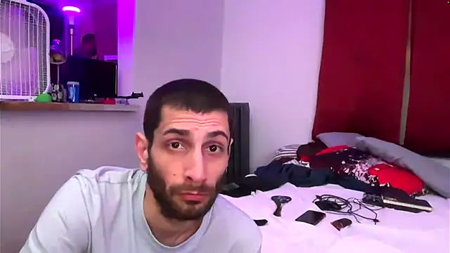 pantslesstraveler plt online show from 06.21.26