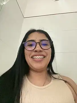 Snapshot of SaritaHot_69 chatting on 12.12.24 SaritaHot 69 online show from 12.12.24