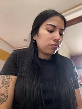 Snapshot of SaritaHot_69 chatting on 12.14.24 SaritaHot 69 online show from 12.14.24