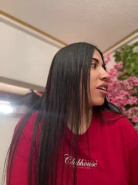 Snapshot of SaritaHot_69 chatting on 12.21.24 SaritaHot 69 online show from 12.21.24