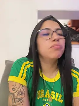 Snapshot of SaritaHot_69 chatting on 12.24.24 SaritaHot 69 online show from 12.24.24