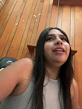 Snapshot of SaritaHot_69 chatting on 03.04.25 SaritaHot 69 online show from 03.04.25