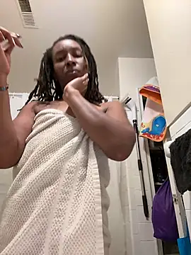 LeyaHoneybuns online show from 01.02.25