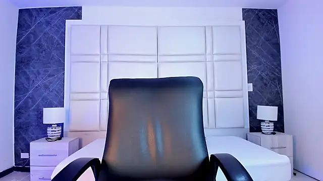 paulina sweett  online show from 03.30.26