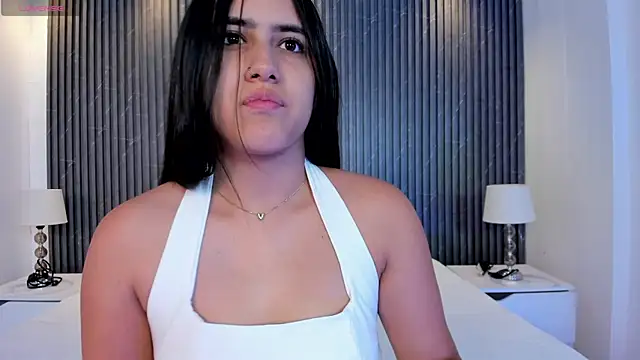 Snapshot of paulina_sweett_ chatting on 06.17.26 paulina sweett online show from 06.17.26
