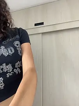 uniquerossie online show from 02.14.26