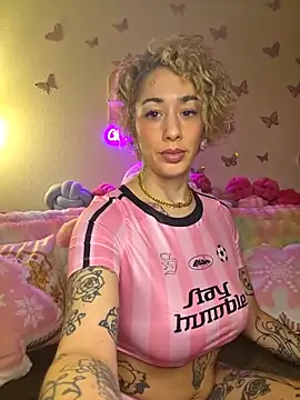 Chachou000 online show from 12.17.25