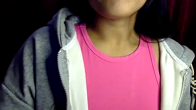 Snapshot of charming_karishma chatting on 02.04.25 charming karishma online show from 02.04.25