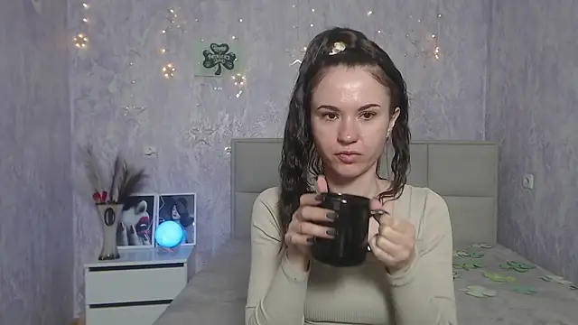 KaraCriegs online show from 03.14.25