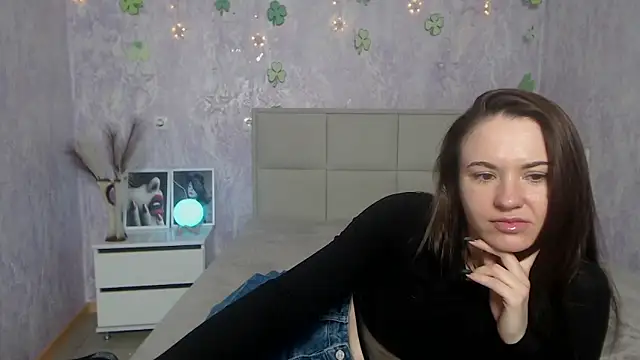 KaraCriegs online show from 03.23.25