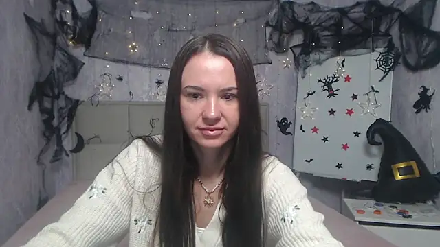 KaraCriegs online show from 10.18.25