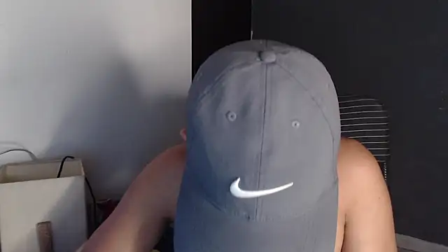 Snapshot of harold_18_ chatting on 04.21.26 harold 18 online show from 04.21.26