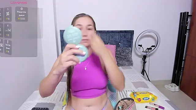 Snapshot of Iris_love18 chatting on 09.13.25 Iris love18 online show from 09.13.25