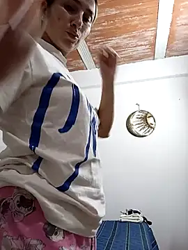 Snapshot of Iris_love18 chatting on 09.25.25 Iris love18 online show from 09.25.25