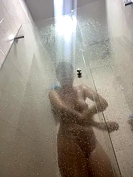 Snapshot of Iris_love18 chatting on 10.24.25 Iris love18 online show from 10.24.25