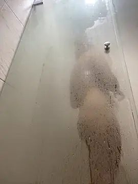 Snapshot of Iris_love18 chatting on 10.25.25 Iris love18 online show from 10.25.25