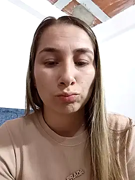 Snapshot of Iris_love18 chatting on 11.16.25 Iris love18 online show from 11.16.25