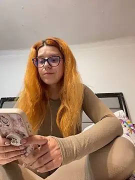 NadiraNoor online show from 12.06.24