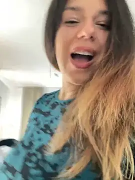 Snapshot of NadiraNoor chatting on 02.18.26 NadiraNoor online show from 02.18.26