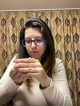 NadiraNoor online show from 04.12.26