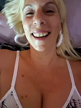 Ina HotX online show from 10.07.25