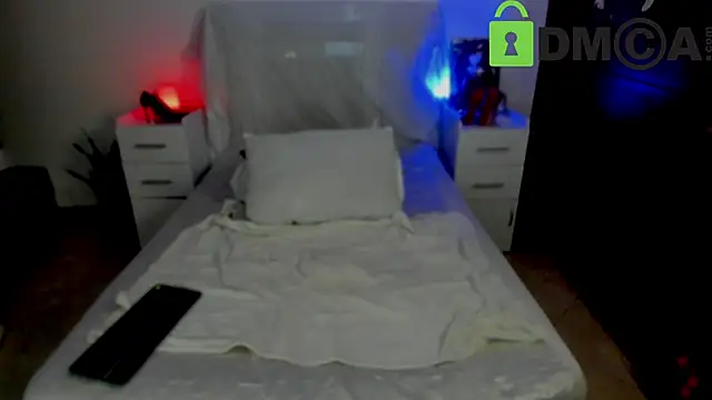 Lucyerobbie online show from 02.21.25