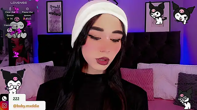 kimMaddiee online show from 10.13.25