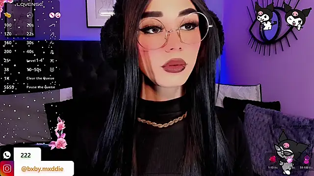 kimMaddiee online show from 10.19.25