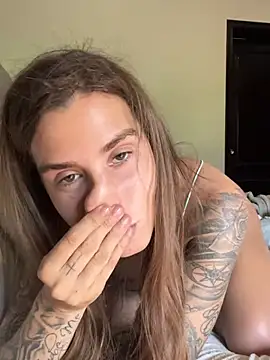 EmiliaCatalina online show from 01.20.25