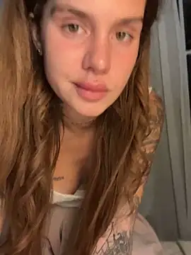 EmiliaCatalina online show from 01.31.25