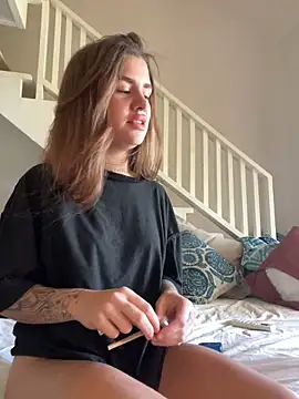 EmiliaCatalina online show from 02.21.25