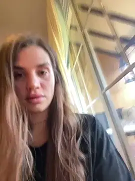 EmiliaCatalina online show from 03.07.25