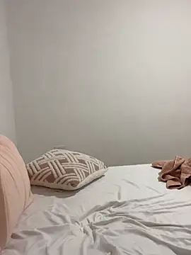 EmiliaCatalina online show from 09.24.25