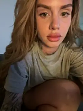 EmiliaCatalina online show from 03.13.26